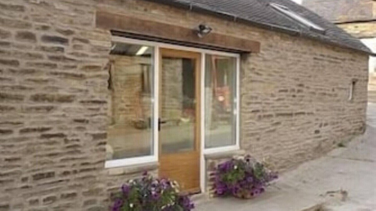 Millthorpe Cottage | Snowdrop Cottage - Luxury Accommodation In The Heart Of Derbyshire
