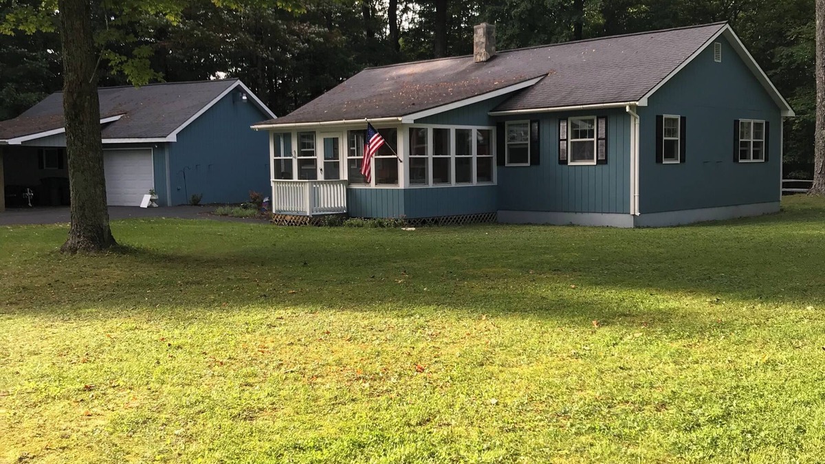 Brantingham Cottage | Snowmobilers and 4 wheelers! Cozy cottage in the woods! Close to all trails!