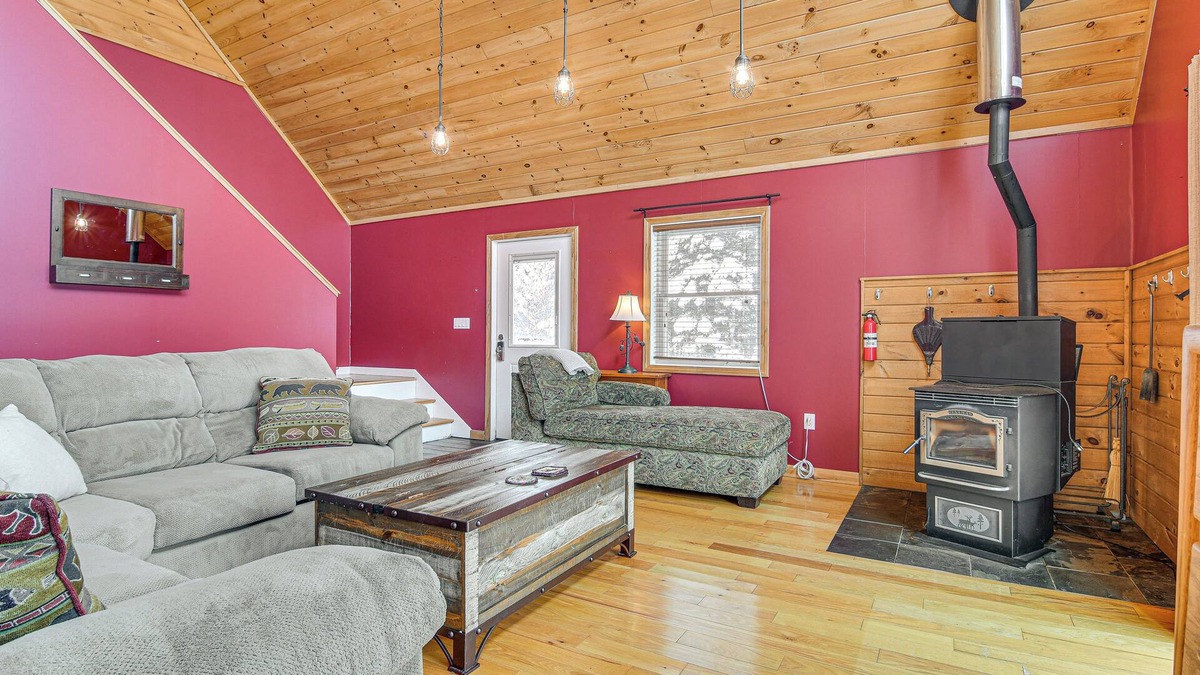 Morgan Cabin | Snowmobiling On-Site: Secluded Vermont Getaway
