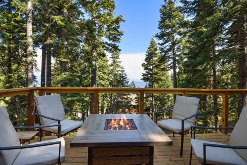 Talmont House | Snowshoe Cabin - 3 Decks BBQ & Hot Tub