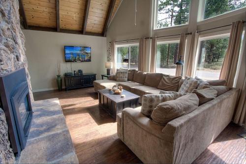 Black Bart House | Snowshoe Chalet cabin