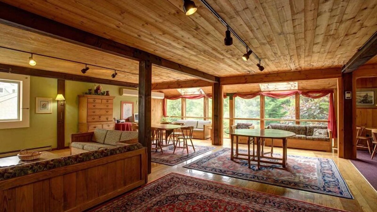 Waterville Valley Hotel | Snowy Owl Inn And Resort