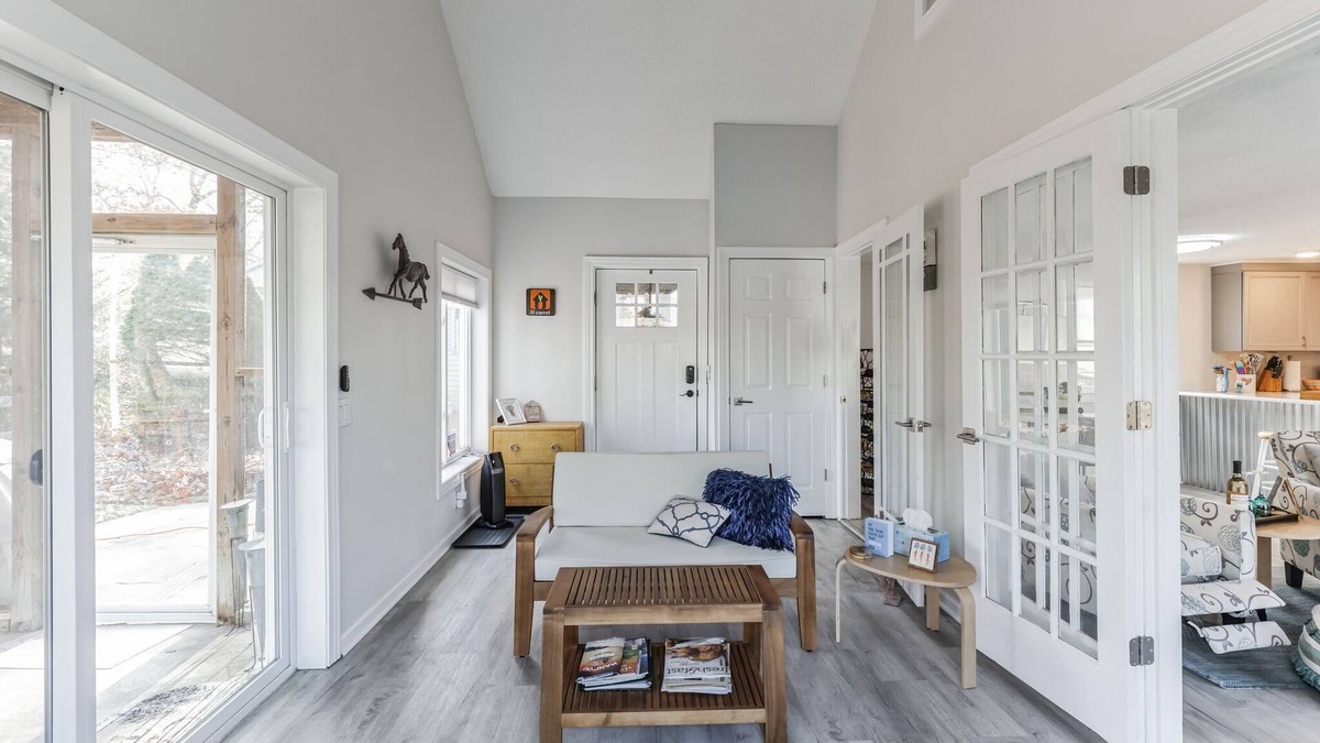 Grass Lake House | Snuggle time is great at the LiL Carrot waterfront on Big Wolf Lake