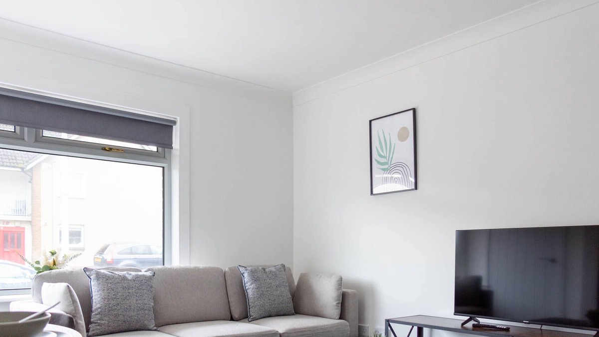 Blantyre House | Snug Modern Home in Blantyre