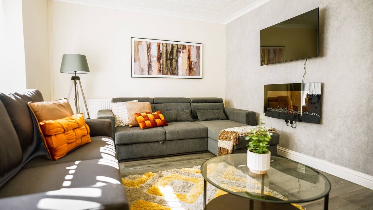 Wishaw House | Snug Modern House in Wishaw