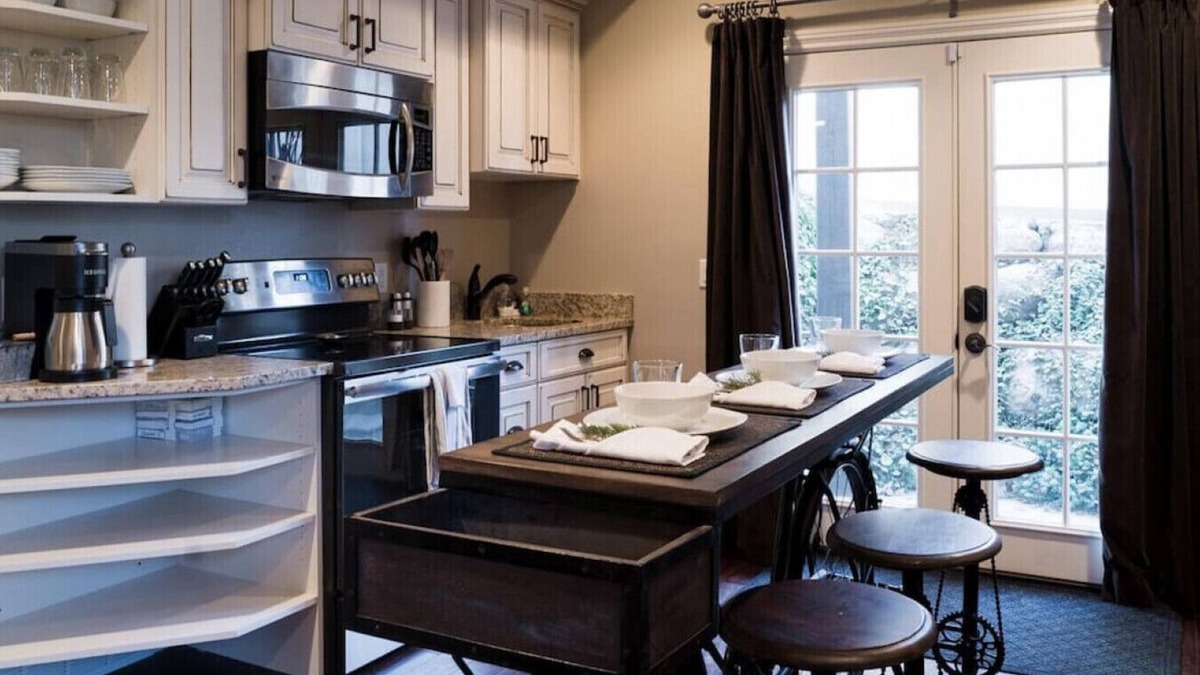Heber House | Snuggle Down Inn: 1BR In-Law Basement Suite