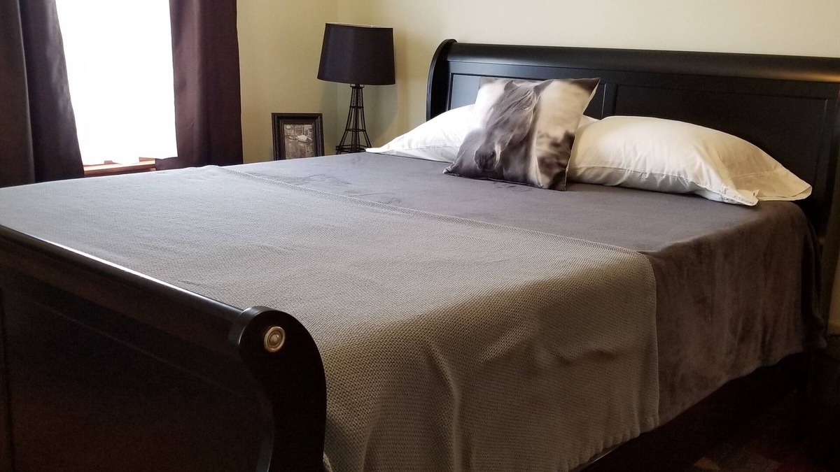 Greencastle House | So convenient! So clean! So close to Depauw University. 40 min. from Indy.