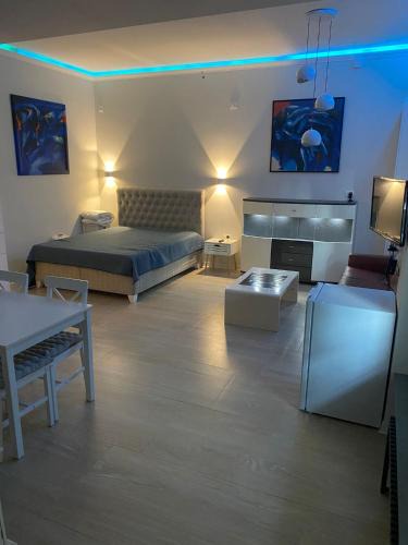Onesti Apartment | So Good Studio