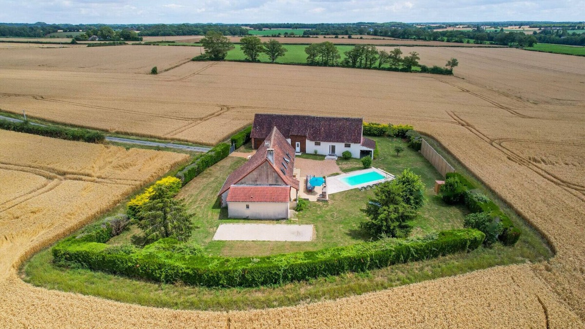 Souday Villa | So Villa Buisson (41) - Heated swimming pool - Volleyball - 2h from Paris- 30p.