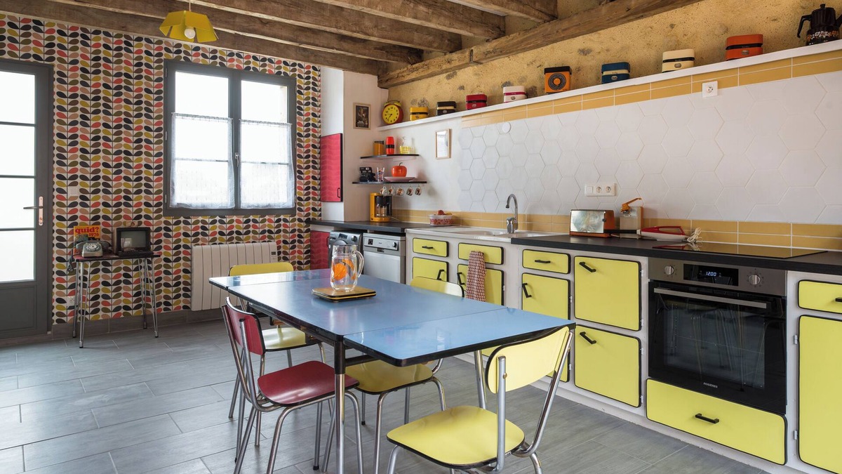 Sermaise House | So Vintage - Seventies home decor