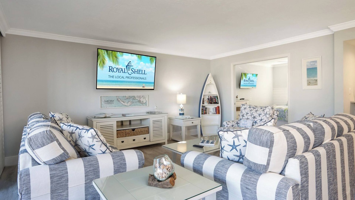 Beachview Country Club Estates Condo | Soak in stunning Gulf views from Sundial N301, a stylishly updated third-floor condo on Sanibel