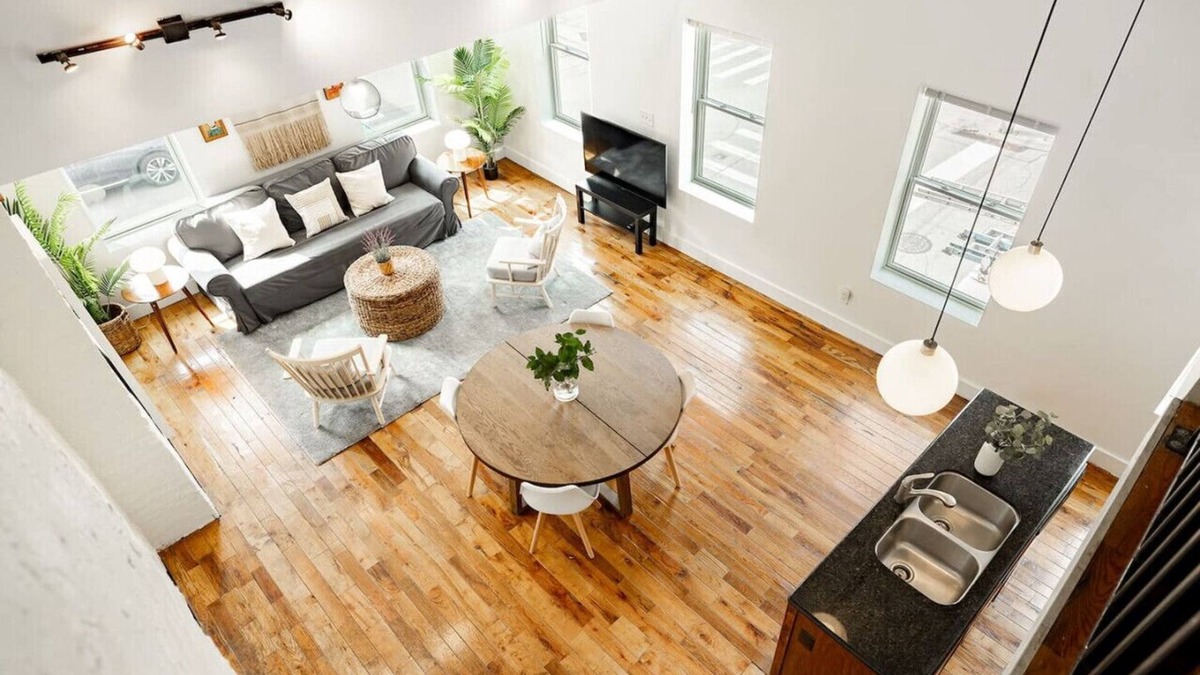Pendleton Apartment | Soaring 2BR Parkside Loft