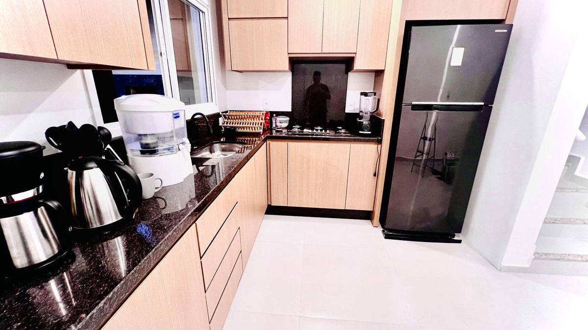 Uvaranas House | Sobrado 3 Quartos ,5 Camas ,3 Banheiros ,2 Garagens