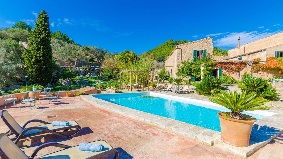 Urbanitzacio Es Verger Villa | SOBREAMUNT - Villa with sea views in ESPORLES. Free WiFi