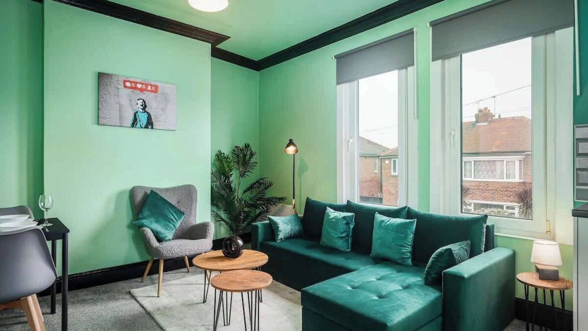 Doncaster Apartment | Social Media Adventure - 3 Bed 10% off Long stays