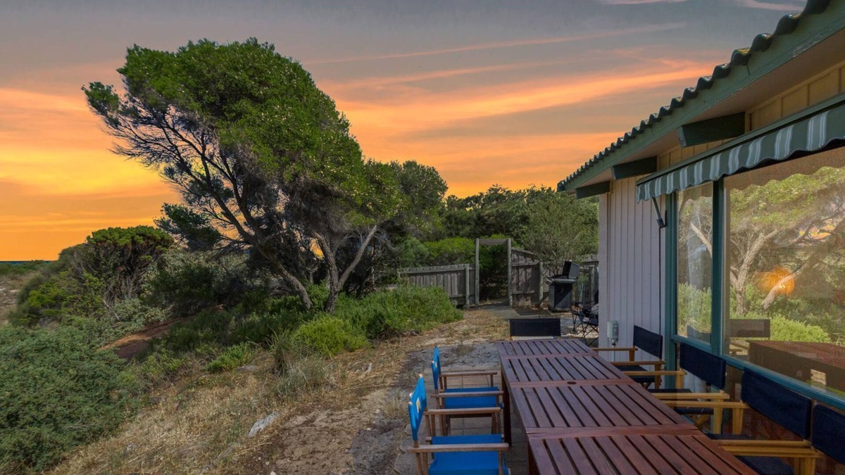 Carrickalinga House | Socks 'n' Sandals - 34 Riverview Drive
