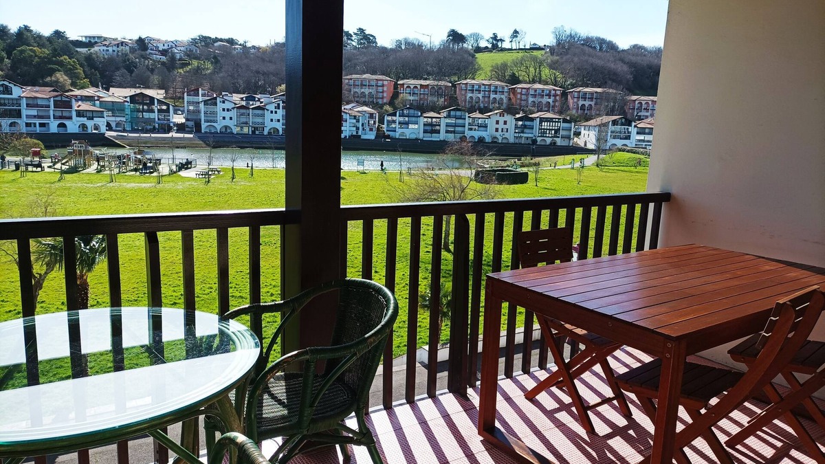 Behobie Apartment | SOCOA SAINT-JEAN-DE-LUZ, 5 mn de la plage, WIFI, Large terrace for meals