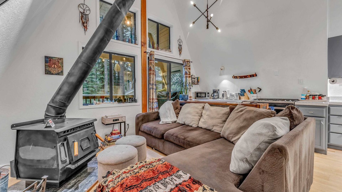 Pla-Vada Woodlands Cabin | Soda Springs Vacation Rental Near 3 Ski Resorts