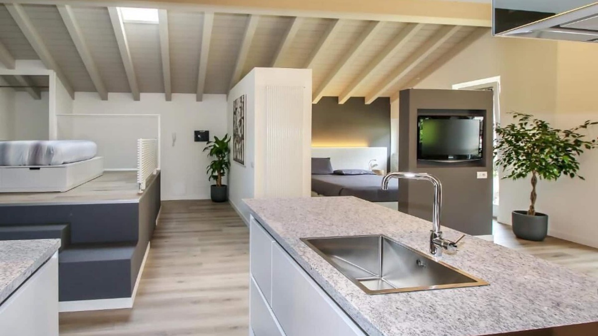 Chiavenna House | Sofi apartment .