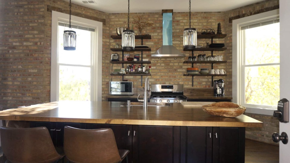 Rogers Park Condo | Soft Palate & Warm Bricks At A Rogers Park Home
