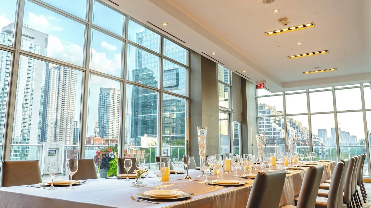 Wellington Place Hotel | SoHo Residences Toronto
