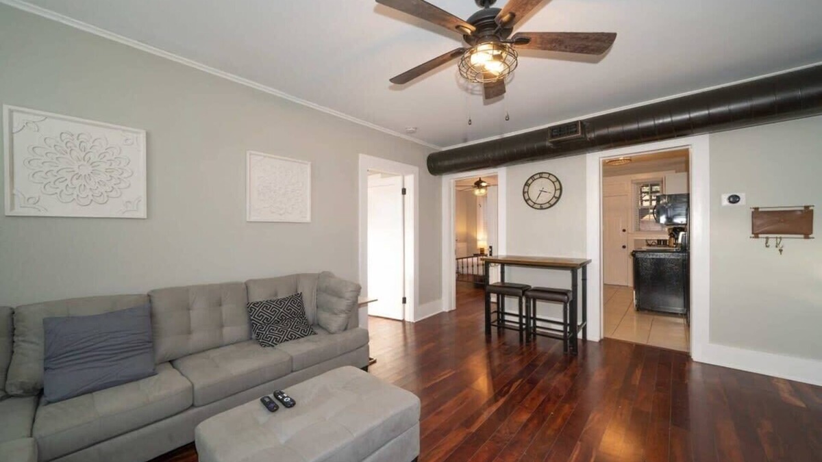 Ghent Apartment | Sojourn at Colley Manor Unit 2
