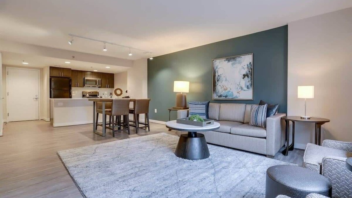 Court House Apartment | Sojourn Courtland Towers