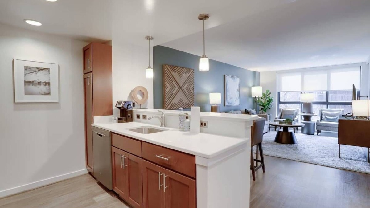 Ballston Apartment | Sojourn | VA Square | 1 BR