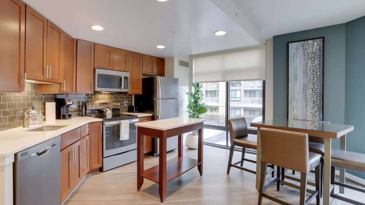 Ballston Apartment | Sojourn | VA Square | 2 BR