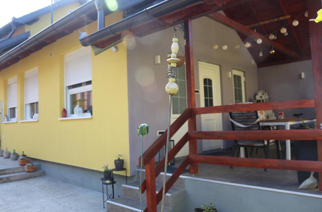 Sremski Karlovci Apartment | Sokak 8