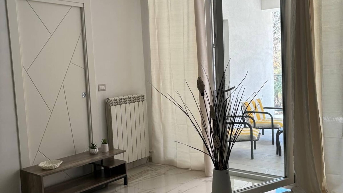 Roges House | SOL Casa Appartamento Ampiamente Soleggiato con Vani Ampi e Spaziosi