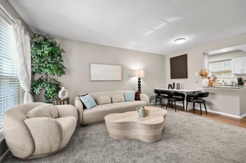 South Baton Rouge Apartment | Sol haus - a cozy, convenient, and stylish approach