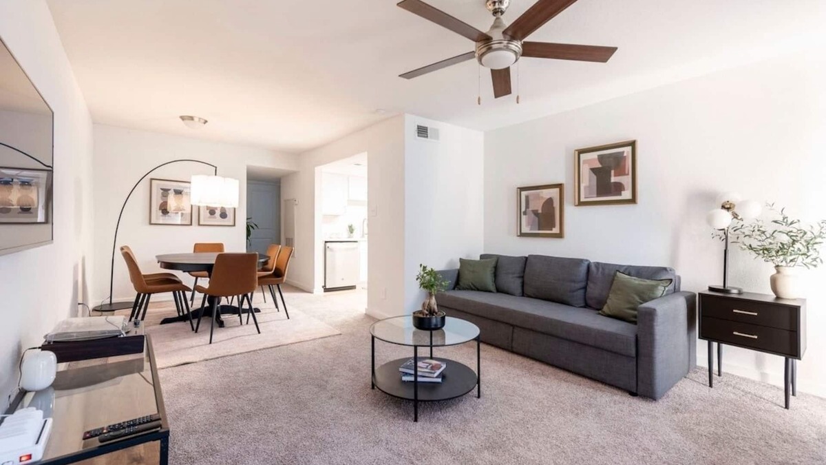 South Lamar Apartment | SoLa OASIS 2BR King Suite, Fully Stocked, Pool+Gym