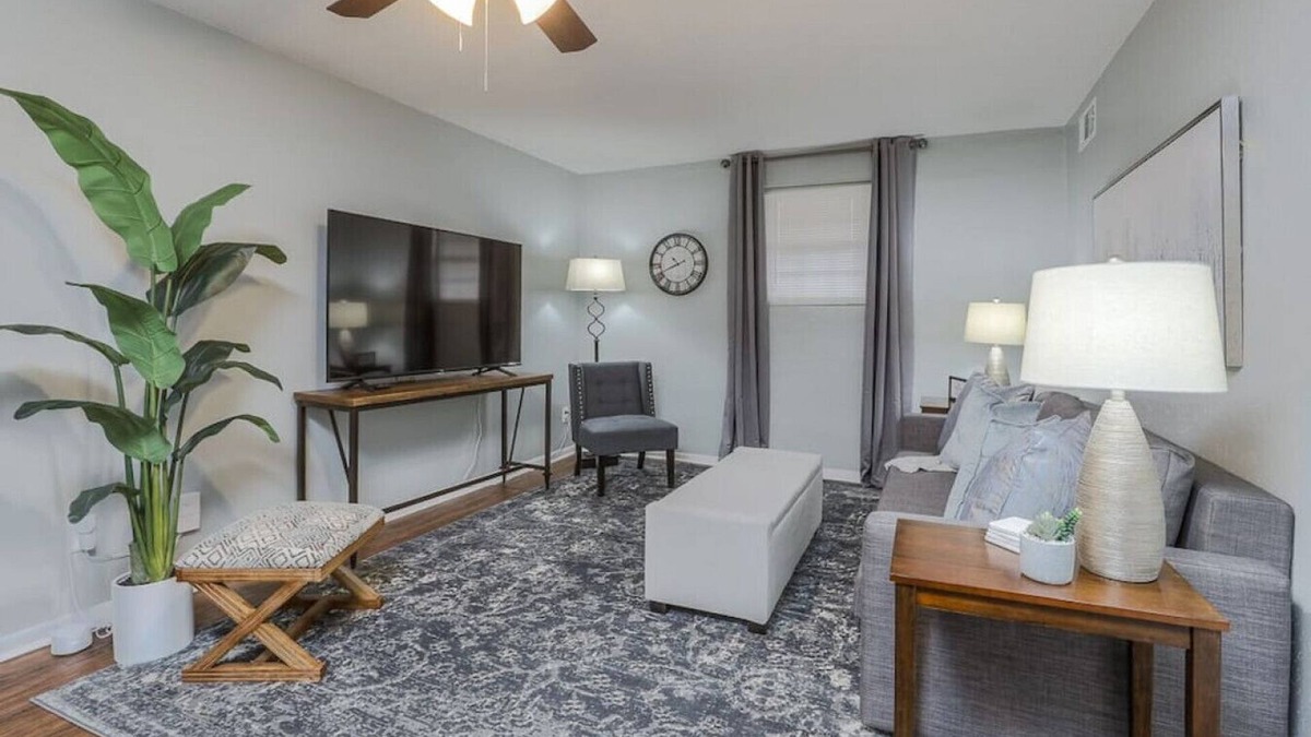Overland Park Apartment | Solace: 2 bed/1 bath