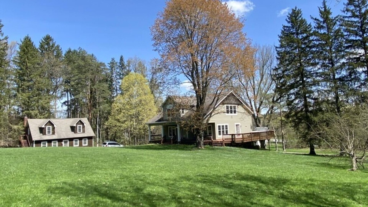 Cazenovia House | Solar-eV Country Home - Quaint Cazenovia!