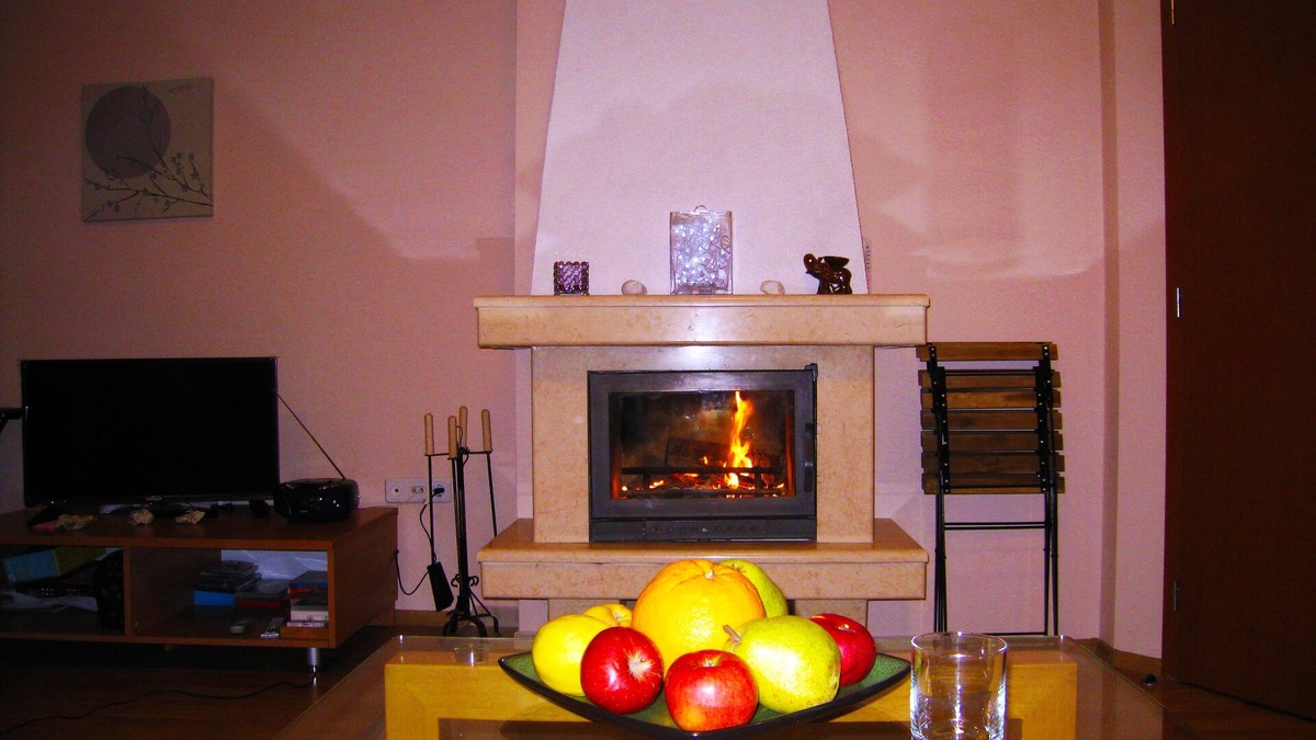 Old Town Apartment | Solar nest with fireplace, terrace and panoramic view, 700 m from ski lift