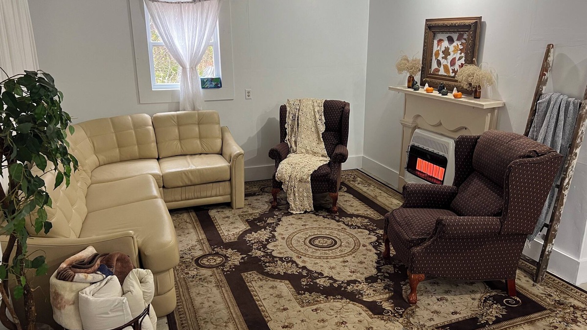 Middlebury Bed & Breakfast | Solar powered-Charming 1-Bedroom in Middlebury