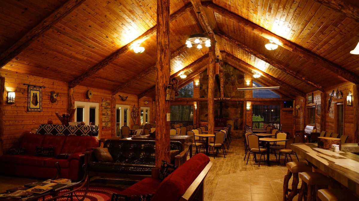 Fairview Cabin | Solar & Wind Powered Lodge on 160 Acres - Discount for 3+ nights