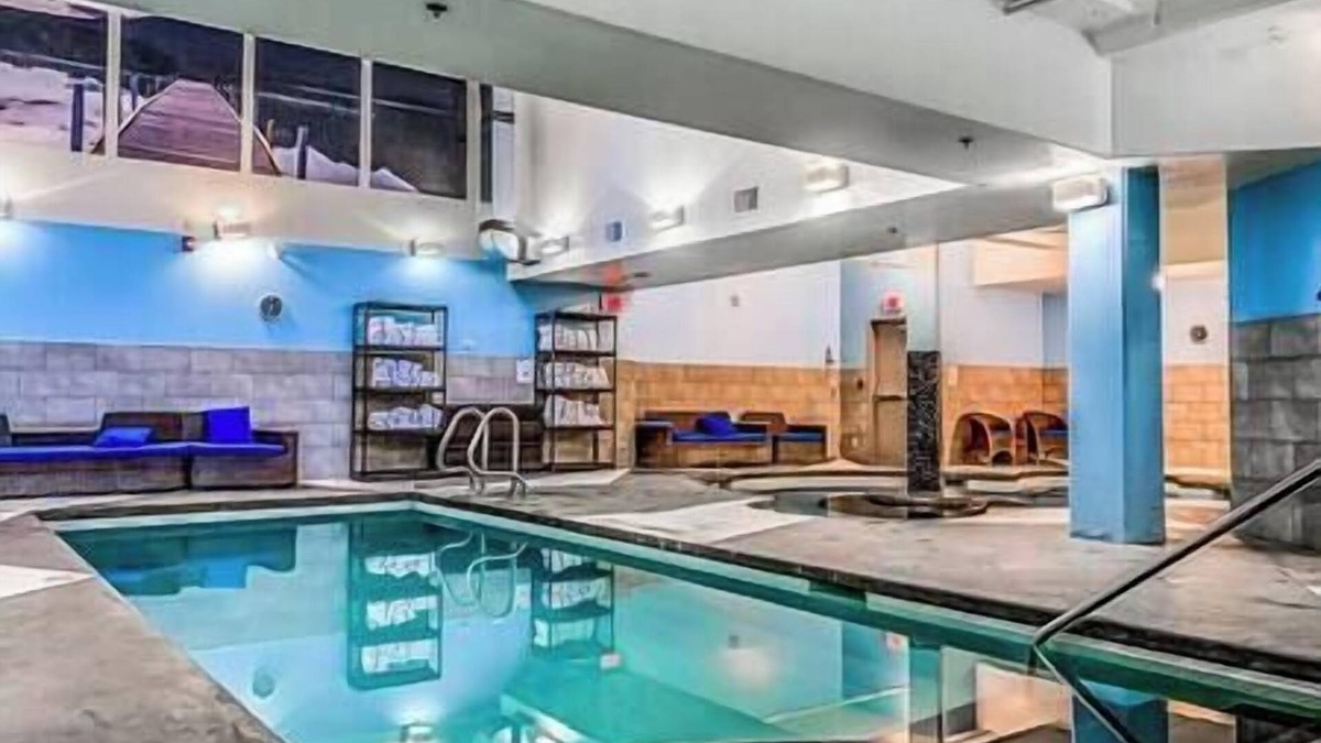 Canmore Resort | Solara 102 - 2 Bedroom Condo - Pool/Hot Tub/GYM @ Solara