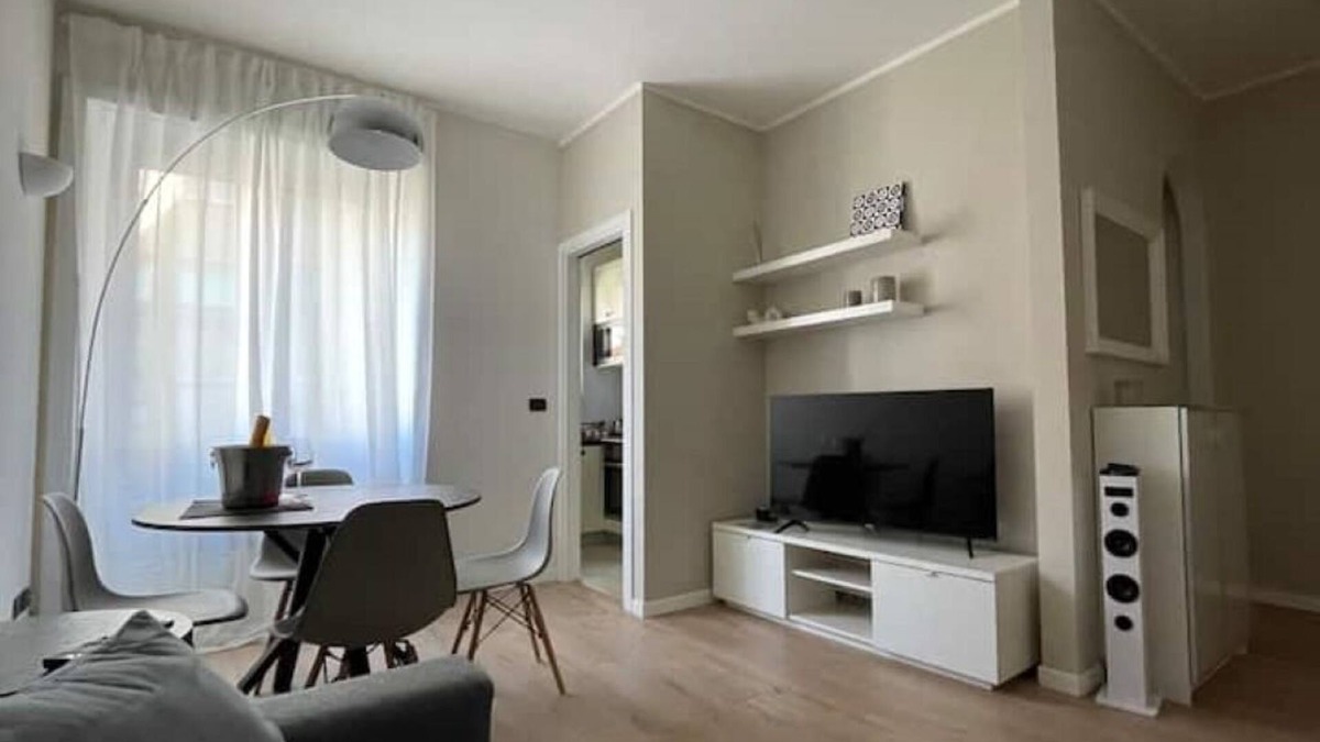 Zona Solari Apartment | Solari Apartment, Milan fashion street