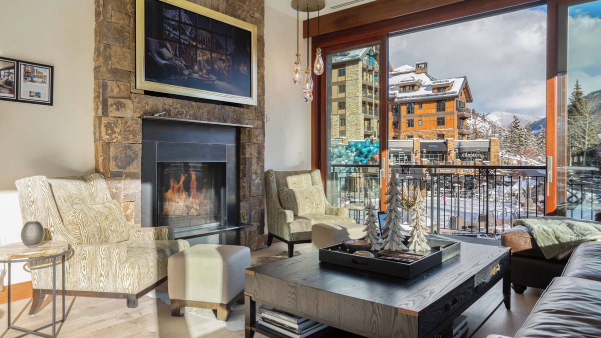 Vail Cabin | Solaris Vail Luxurious Penthouse with Wraparound Terrace and Mountain Views, 2AS