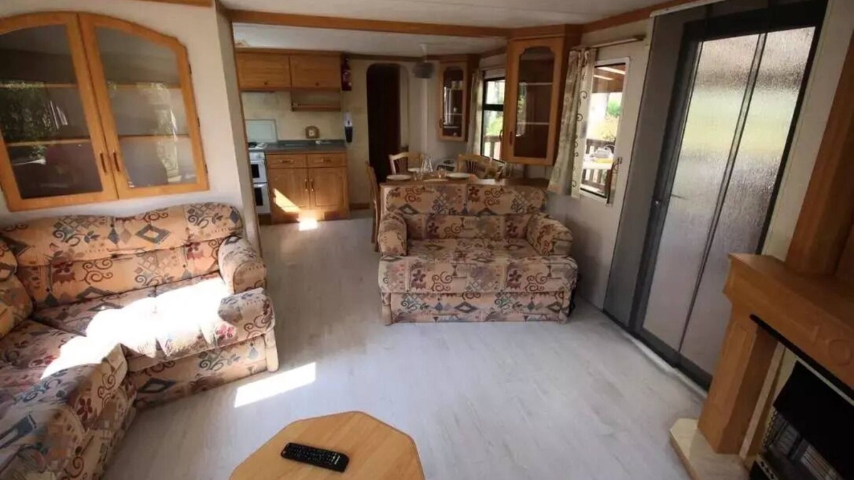 Puybrun House | SOLE CAMPING * - Mobil'home RUBIS GRAND CONFORT, 4/6 pers, CLIMATISE, TV 4 à 6 personnes - 4 pers. inclus dans le tarif