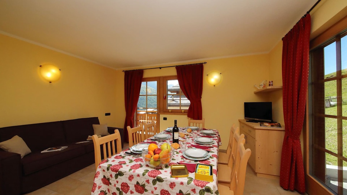 Sant'Anna Apartment | Sole Ski in- Ski out 50m, Livigno, Italy