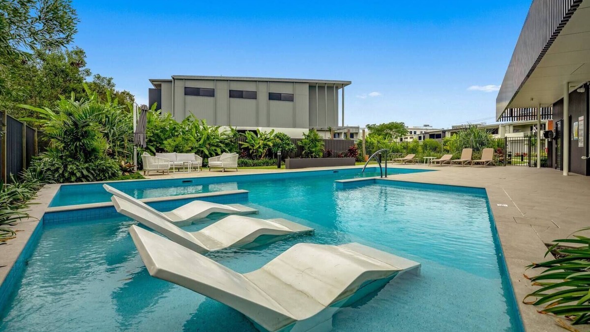 Birtinya Apartment | Soleil Birtinya A Modern Poolside Sanctuary