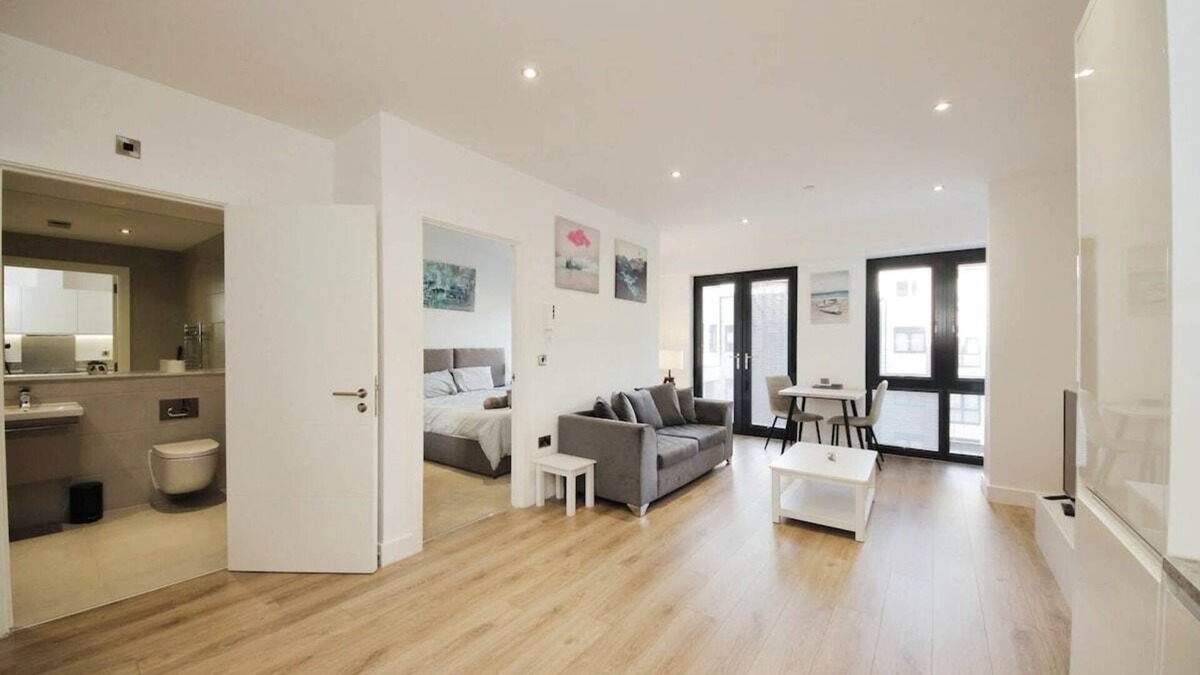 Barnt Green Apartment | Solihull 1 Bed apartment with Gym & Parking, NEC