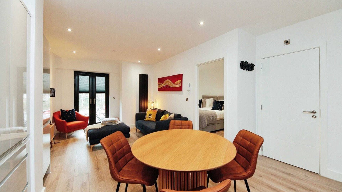Barnt Green Apartment | Solihull Modern Living - 1 Bed Apartment
