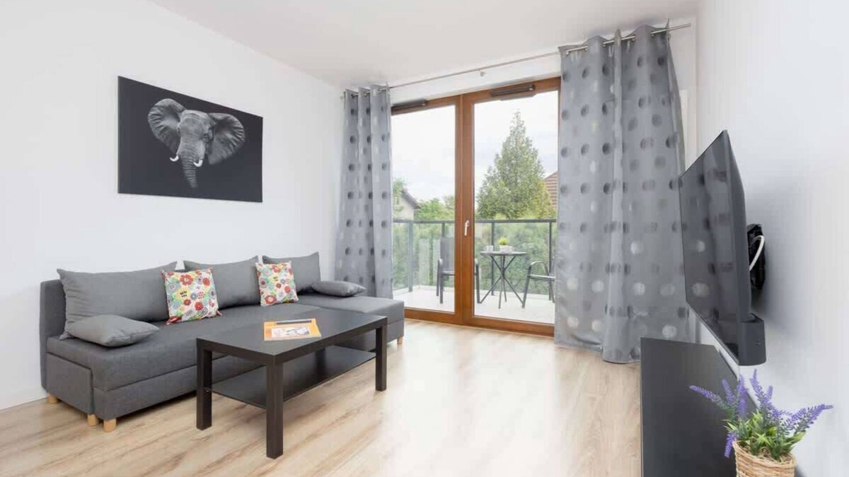 Wlochy Apartment | Solipska 15A | Practical Apartment | Parking