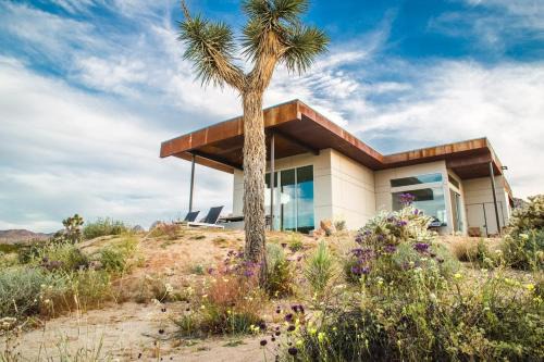 Panorama Heights House | Solis Joshua Tree Urban Design Casita and Cowboy Pool