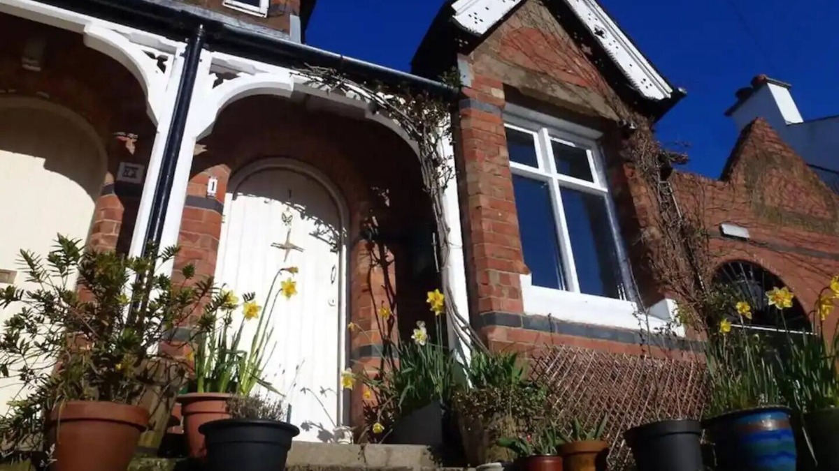 Rostrevor Cottage | Solo Traveller Guest Lodgings