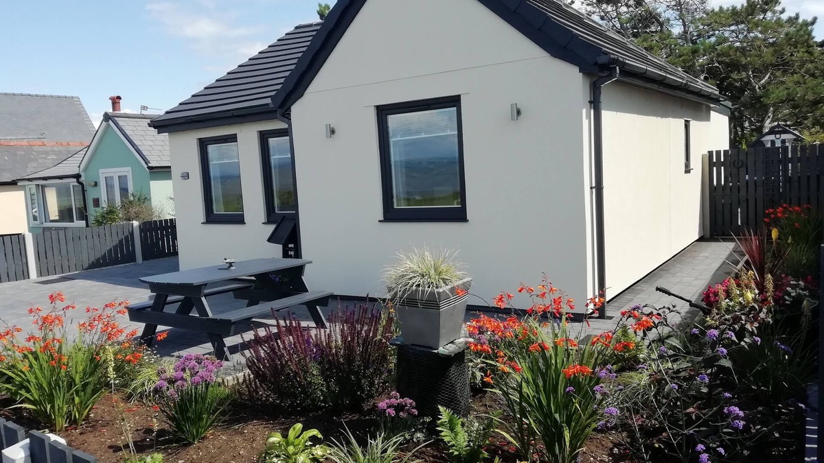 Wigton House | SOLWAY VIEW, pet friendly, character holiday cottage in Silloth